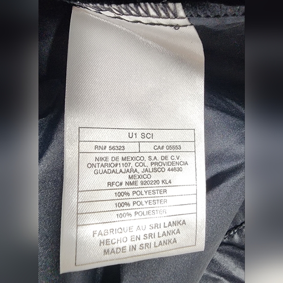 NWT VINTAGE Nike Women's Full Zip Running Vest W/ Pockets Medium (8-10) Black - Picture 14 of 16